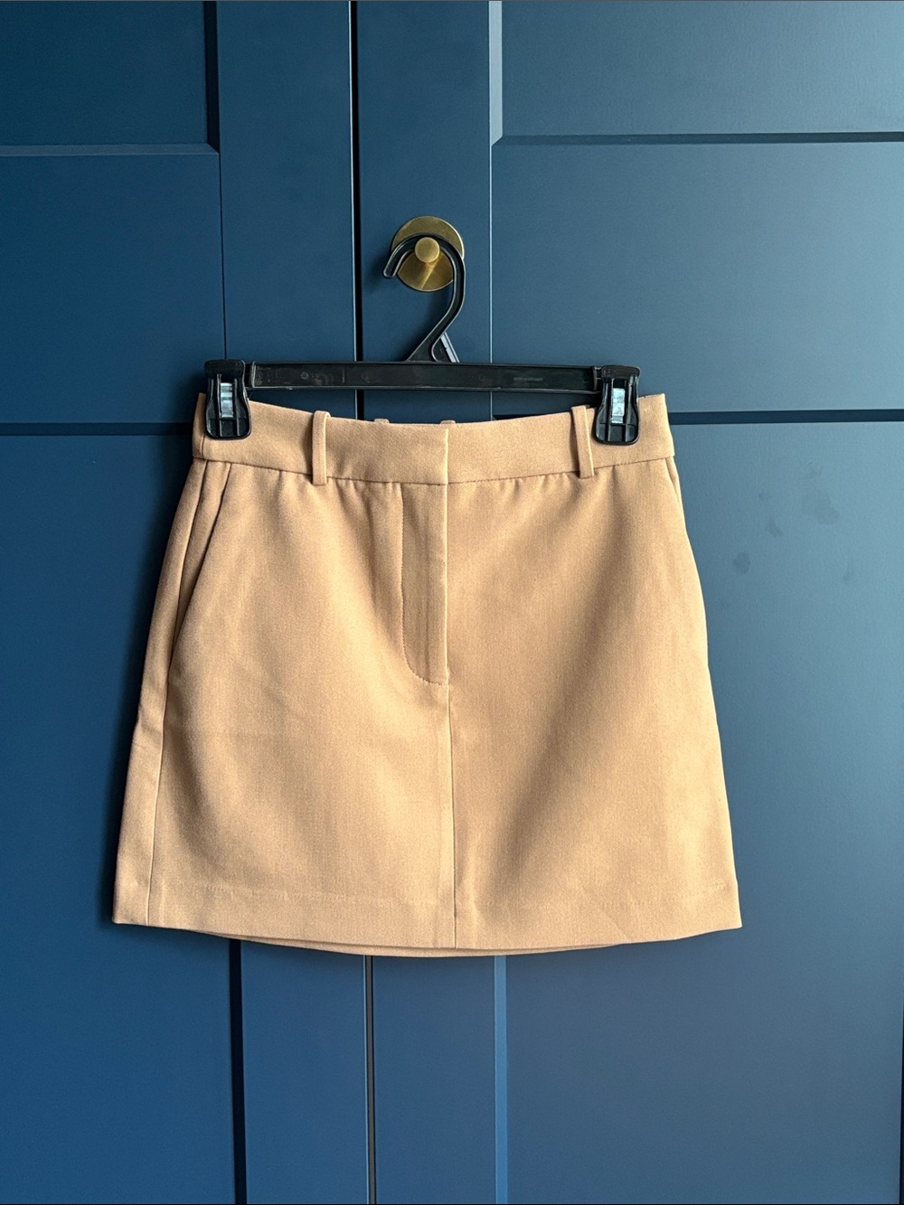 Babaton Aritzia Women’s Mini Skirt